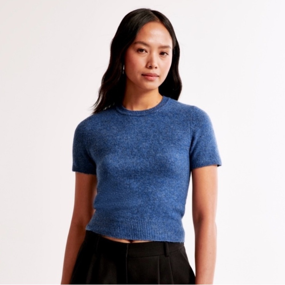 Abercrombie & Fitch Blue Crop Sweater